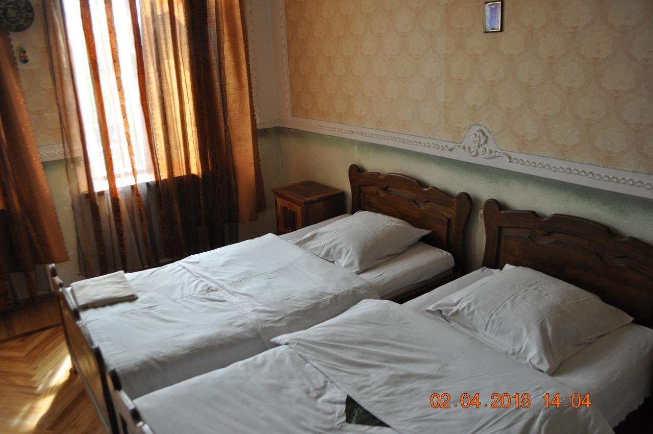 Hotel Kharabadze Kutaisi Exteriör bild